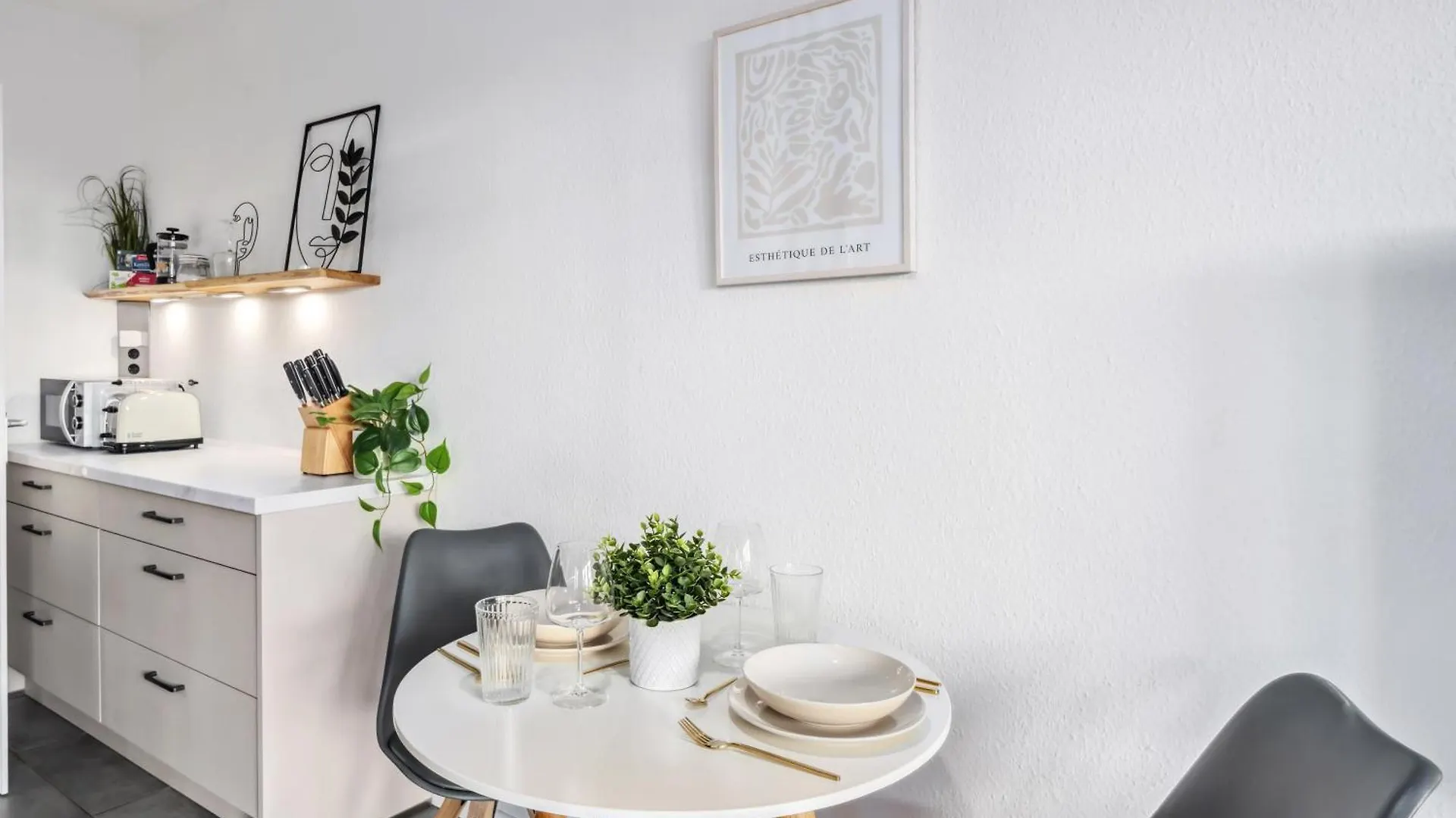 Traber Apartments Studio Kaffee Terrasse & Parken Lipsk