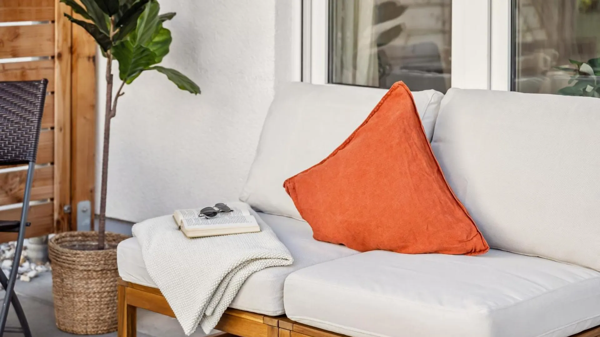 Traber Apartments Studio Kaffee Terrasse & Parken Lipsk